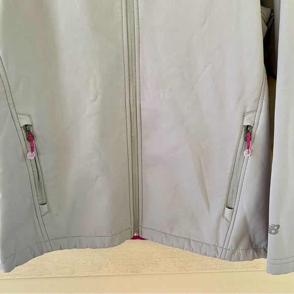 New Balance water resistant running full zip soft shell tech jacket size M EUC - Picture 2 of 5
